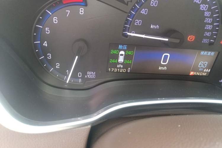 Used Cadillac SRX 2015 3.0L Elite Model Odometer Close Up