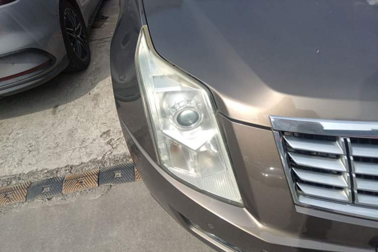 Used Cadillac SRX 2015 3.0L Elite Model Right Front Headlight