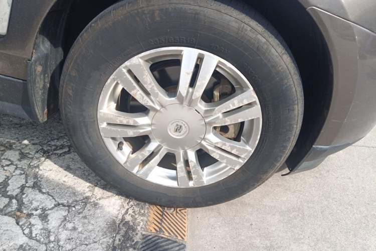 Used Cadillac SRX 2015 3.0L Elite Model Right Front Wheel Hub