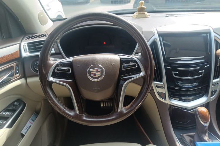 Used Cadillac SRX 2015 3.0L Elite Model Steering Wheel
