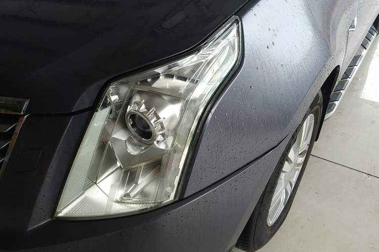 Used Cadillac SRX 2015 3.0L Comfort Version Left Front Headlight