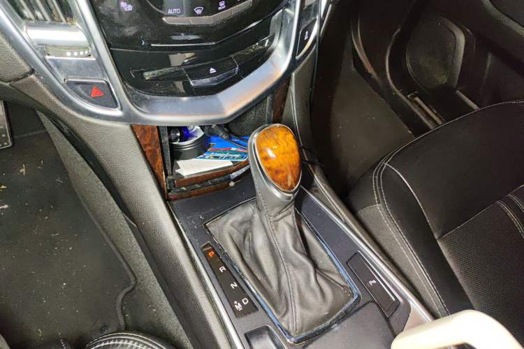 Used Cadillac SRX 2015 3.0L Elite Model Gear Lever