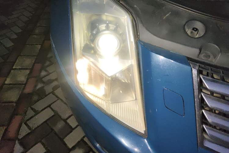 Used Cadillac SRX 2015 3.0L Elite Model Right Front Headlight