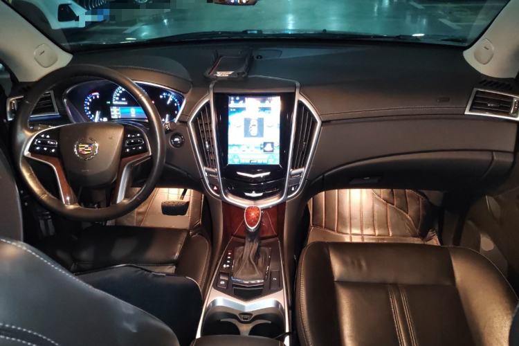 Used Cadillac SRX 2015 3.0L Elite Model Center Console