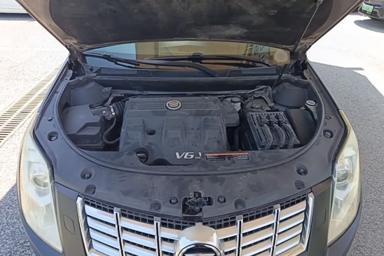 Used Cadillac SRX 2015 3.0L Comfort Version Engine Bay