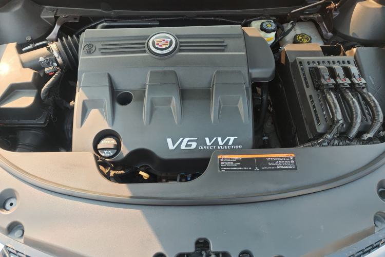 Used Cadillac SRX 2015 3.0L Comfort Version Engine Bay