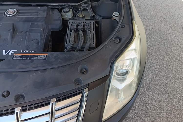 Used Cadillac SRX 2015 3.0L Comfort Version Engine Bay Left