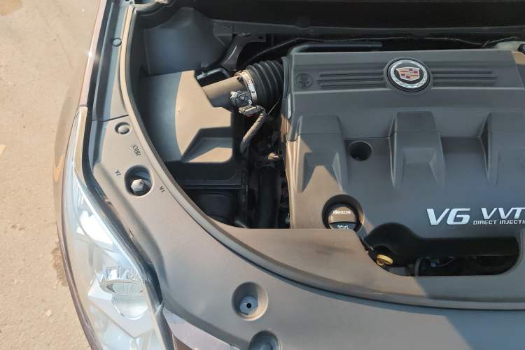 Used Cadillac SRX 2015 3.0L Comfort Version Engine Bay Right