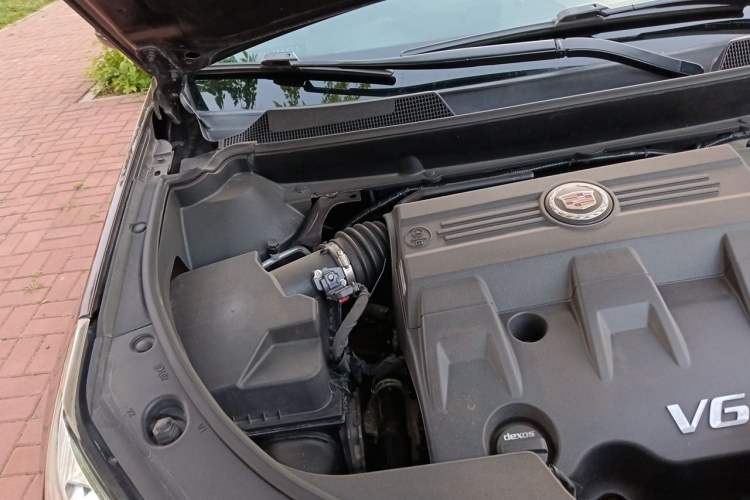 Used Cadillac SRX 2015 3.0L Comfort Version Engine Bay Right