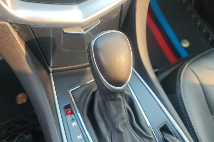 Used Cadillac SRX 2015 3.0L Comfort Version Gear Lever