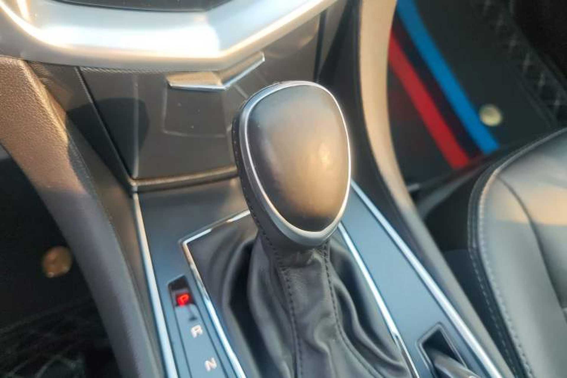 Used Cadillac SRX 2015 3.0L Comfort Version Gear Lever