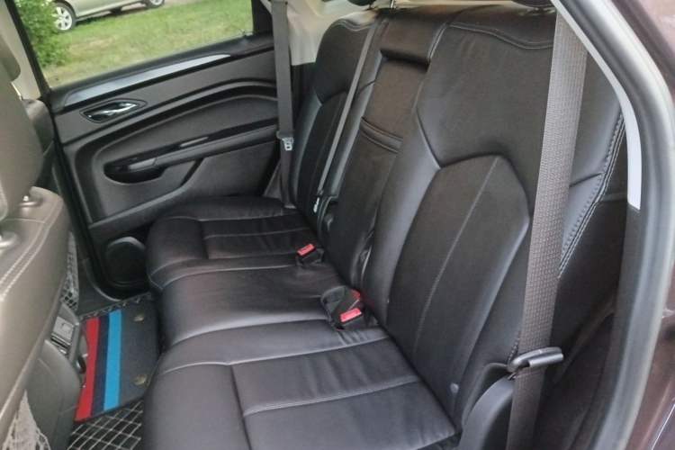 Used Cadillac SRX 2015 3.0L Comfort Version Left Rear Seat
