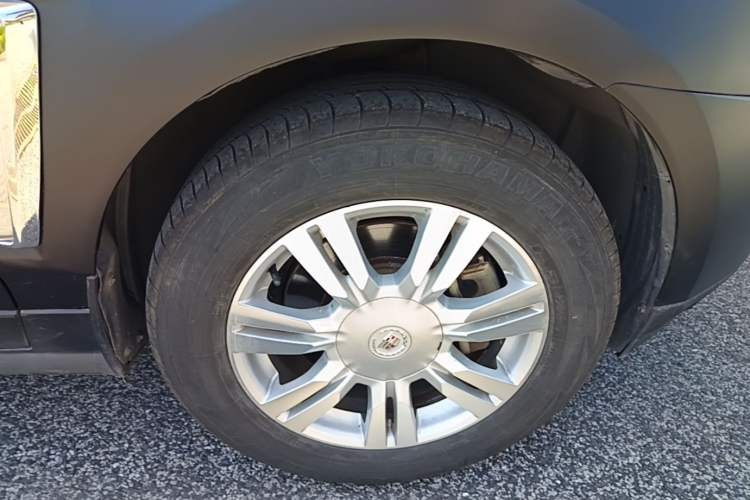 Used Cadillac SRX 2015 3.0L Comfort Version Right Front Wheel Hub