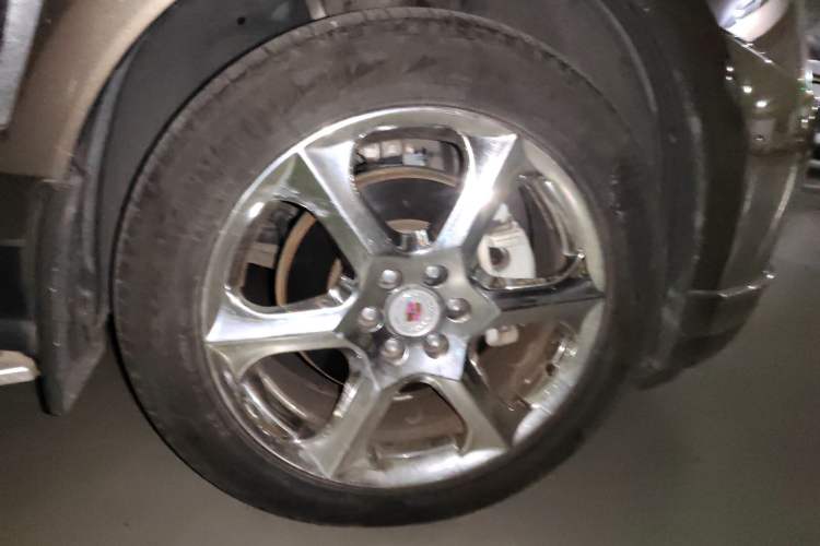 Used Cadillac SRX 2015 3.0L Elite Model Right Front Wheel Hub