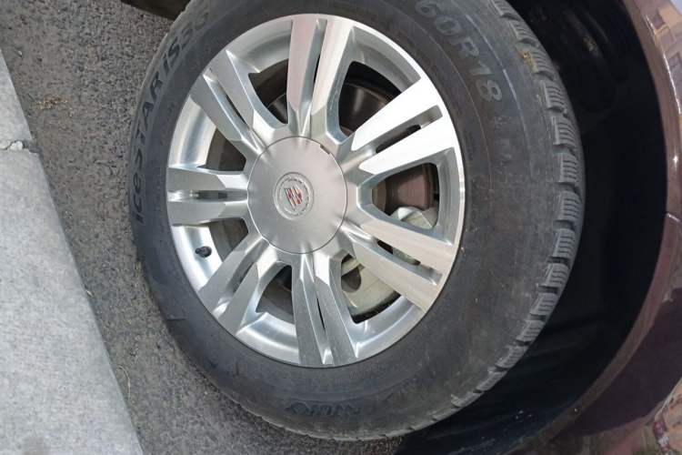 Used Cadillac SRX 2015 3.0L Comfort Version Right Front Wheel Hub