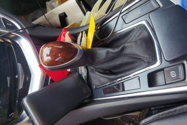 Used Cadillac SRX 2015 3.0L Elite Model Gear Lever