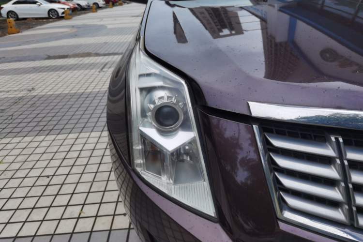 Used Cadillac SRX 2015 3.0L Elite Model Right Front Headlight