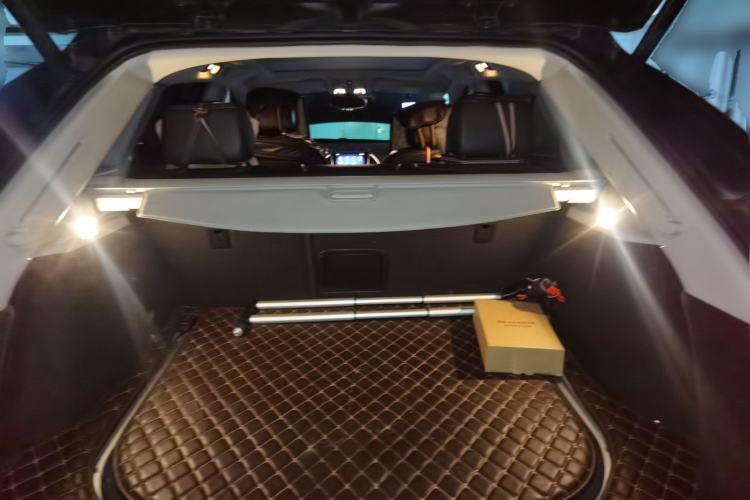 Used Cadillac SRX 2015 3.0L Elite Model Trunk