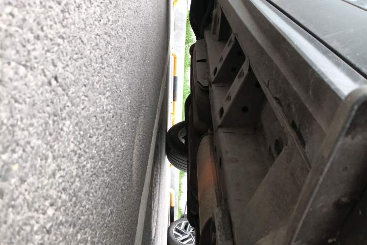 Used Cadillac SRX 2015 3.0L Elite Model Chassis Front Right