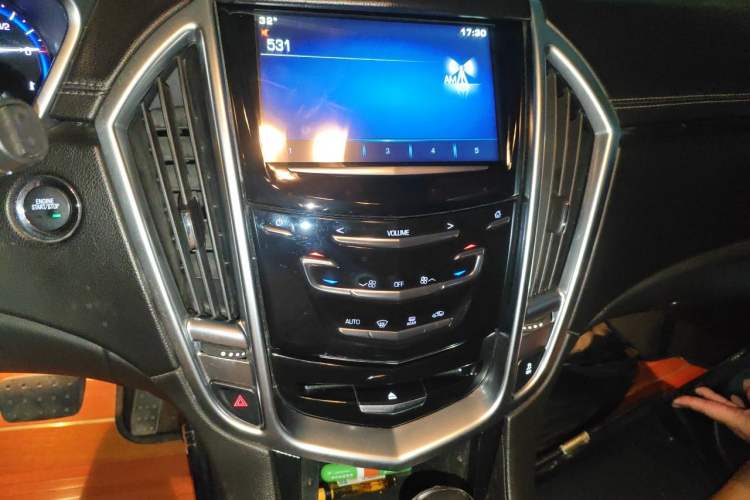 Used Cadillac SRX 2015 3.0L Comfort Version Audio And AC Panel