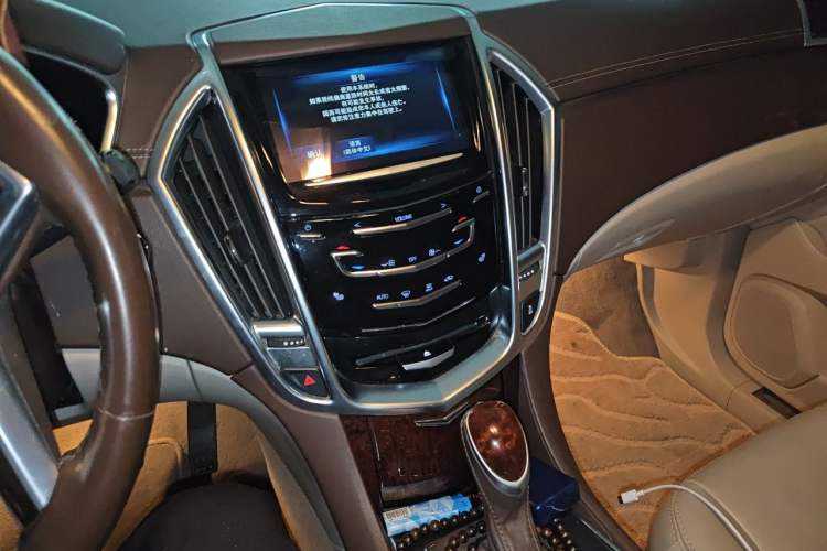 Used Cadillac SRX 2015 3.0L Elite Model Audio And AC Panel