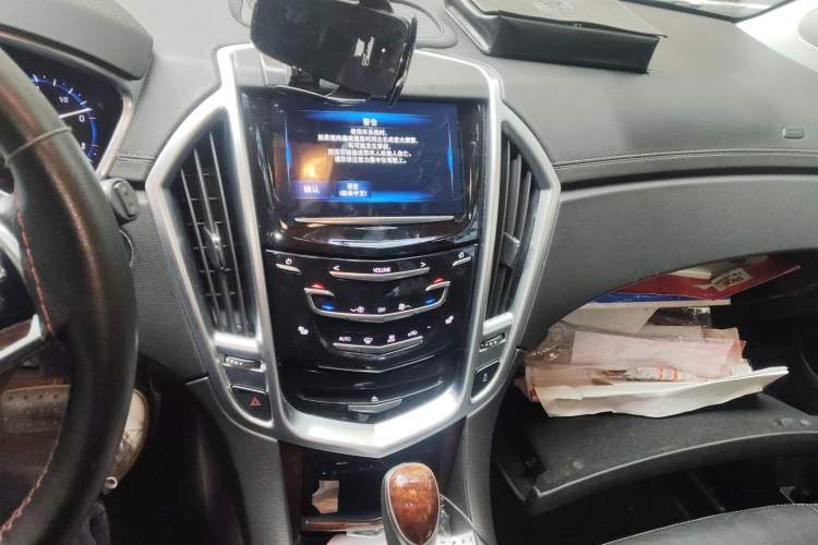 Used Cadillac SRX 2015 3.0L Elite Model Audio And AC Panel