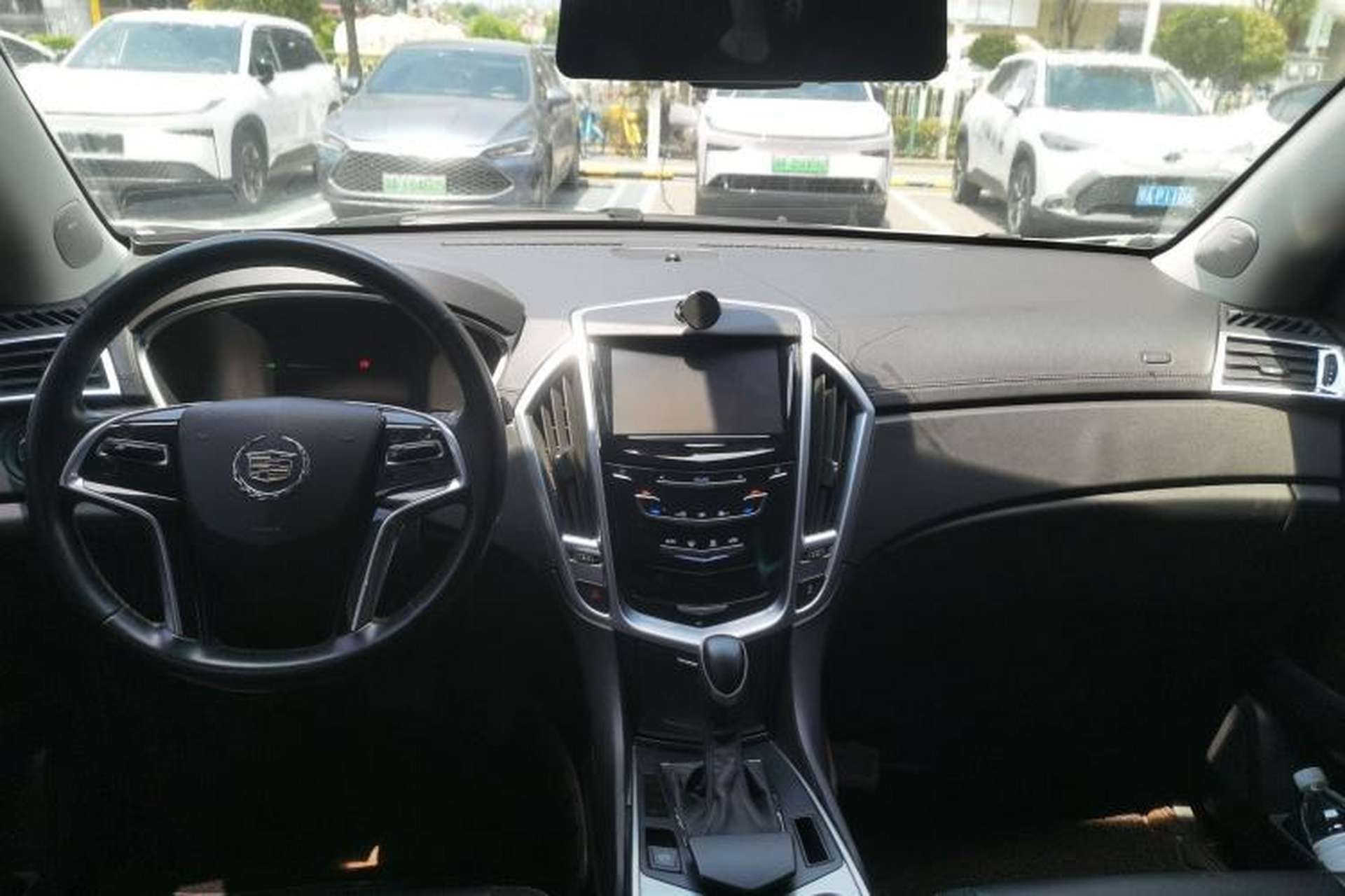 Used Cadillac SRX 2015 3.0L Comfort Version Center Console