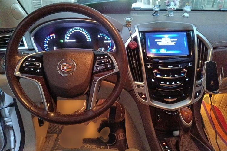 Used Cadillac SRX 2015 3.0L Elite Model Center Console