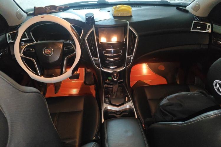 Used Cadillac SRX 2015 3.0L Comfort Version Center Console