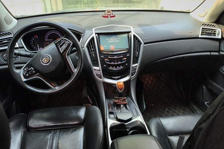 Used Cadillac SRX 2015 3.0L Elite Model Center Console