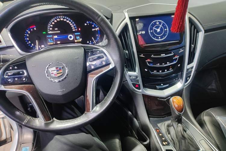 Used Cadillac SRX 2015 3.0L Elite Model Center Console