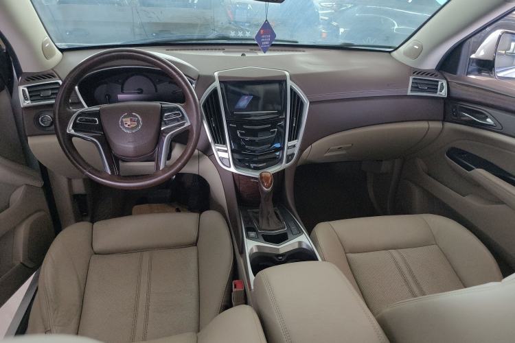 Used Cadillac SRX 2015 3.0L Elite Model Center Console