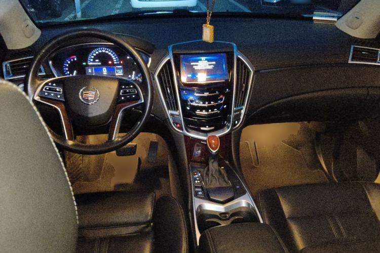 Used Cadillac SRX 2015 3.0L Elite Model Center Console