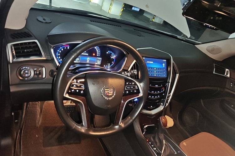 Used Cadillac SRX 2015 3.0L Flagship Model Center Console