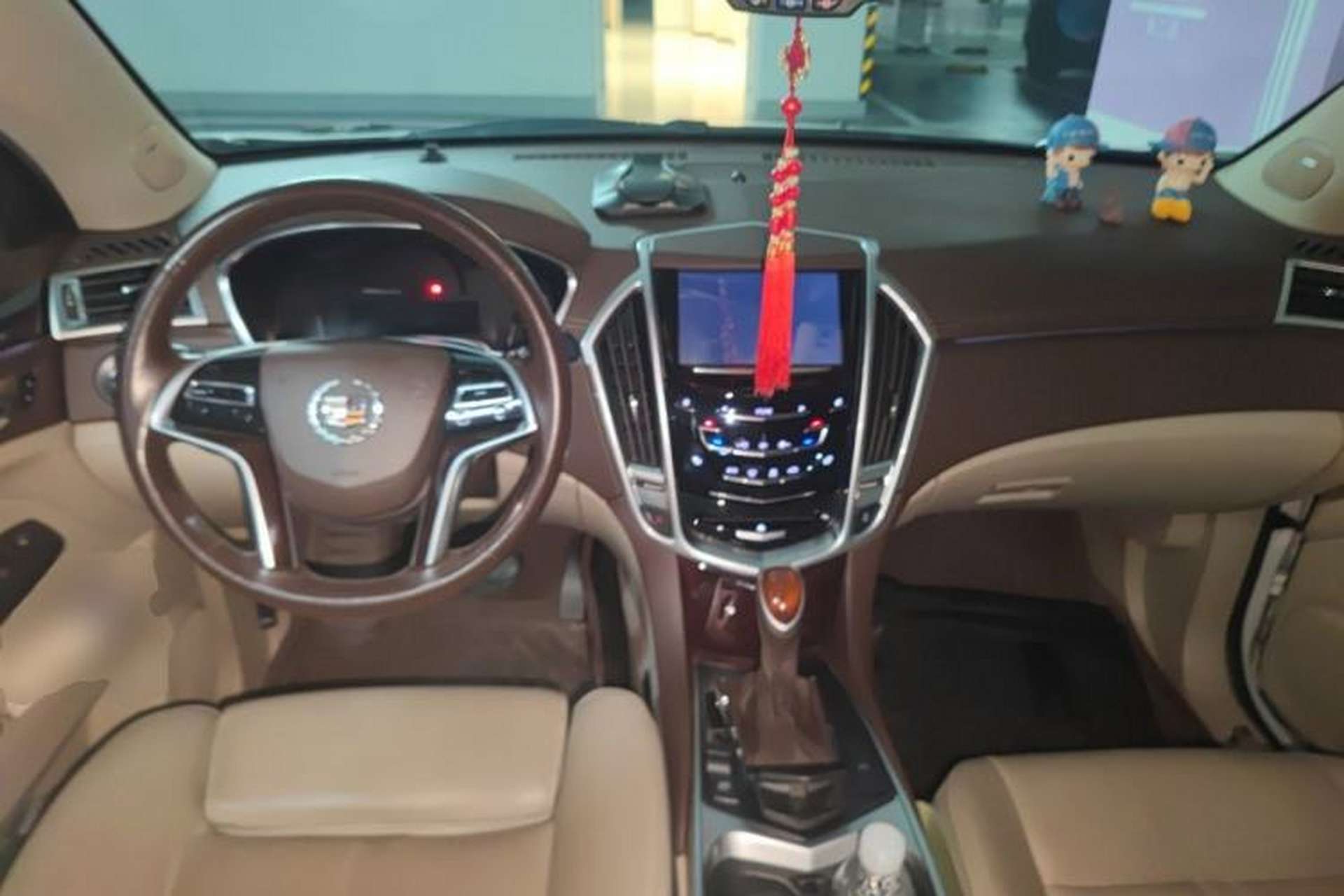 Used Cadillac SRX 2015 3.0L Elite Model Center Console