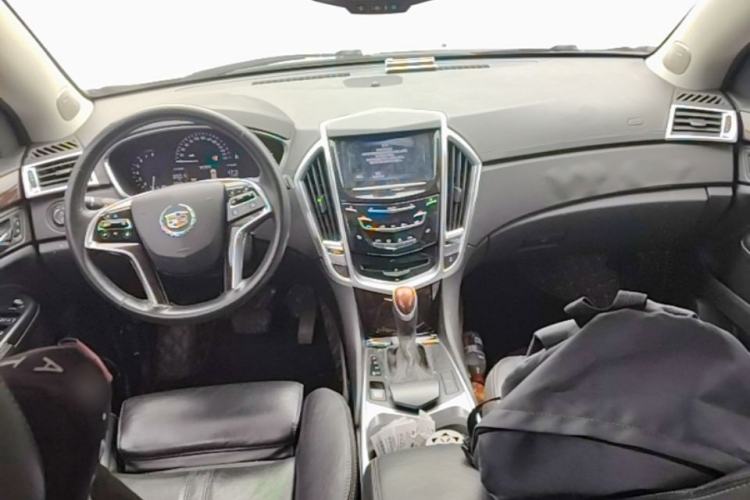 Used Cadillac SRX 2015 3.0L Elite Model Center Console
