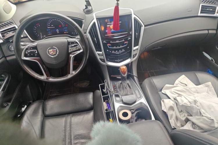 Used Cadillac SRX 2015 3.0L Elite Model Center Console