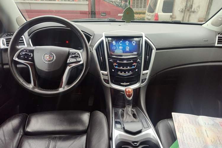 Used Cadillac SRX 2015 3.0L Elite Model Center Console