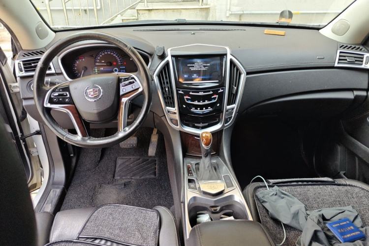Used Cadillac SRX 2015 3.0L Elite Model Center Console