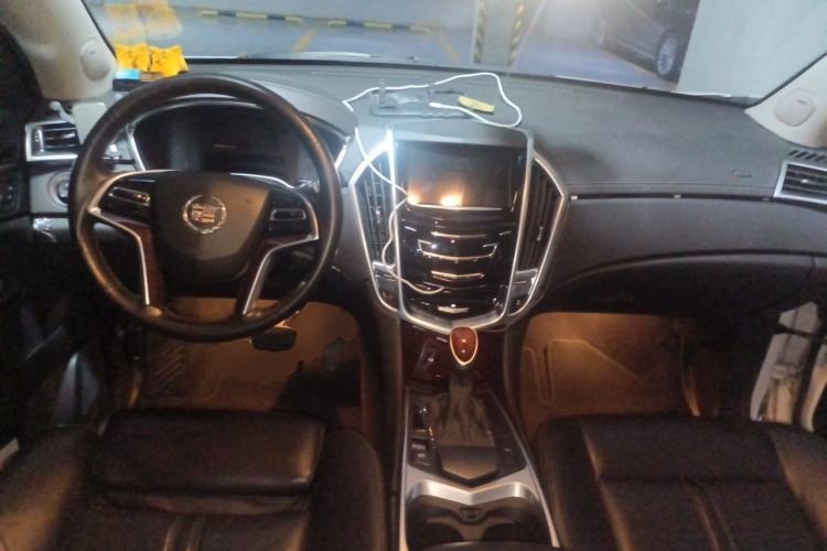 Used Cadillac SRX 2015 3.0L Elite Model Center Console
