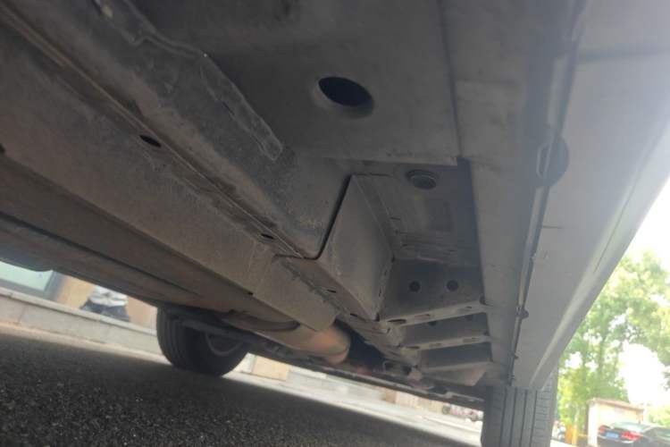 Used Cadillac SRX 2015 3.0L Elite Model Chassis Rear Right