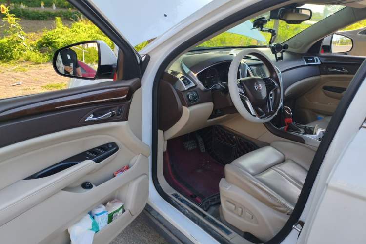 Used Cadillac SRX 2015 3.0L Elite Model Driver Seat