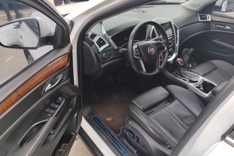 Used Cadillac SRX 2015 3.0L Elite Model Driver Seat