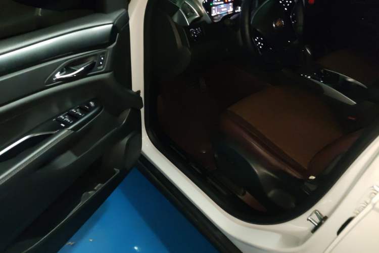 Used Cadillac SRX 2015 3.0L Comfort Version Driver Seat
