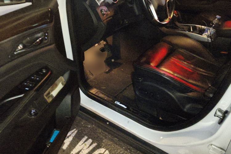 Used Cadillac SRX 2015 3.0L Elite Model Driver Seat