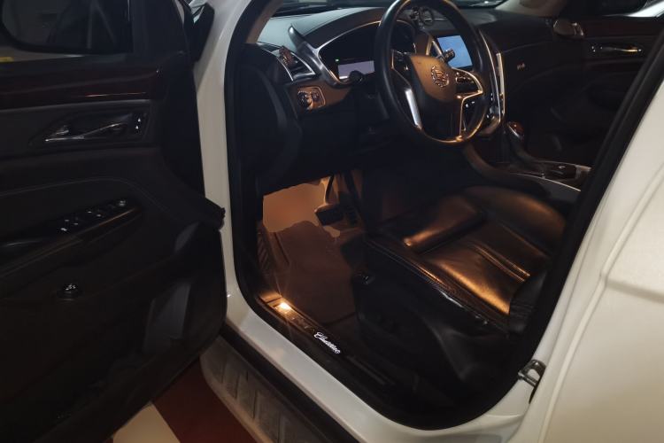 Used Cadillac SRX 2015 3.0L Elite Model Driver Seat