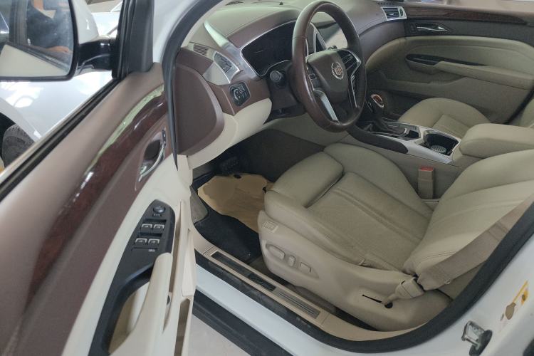 Used Cadillac SRX 2015 3.0L Elite Model Driver Seat