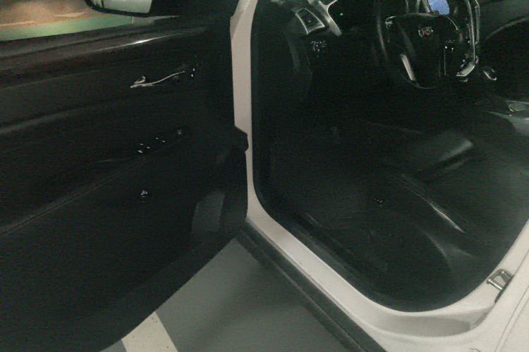 Used Cadillac SRX 2015 3.0L Elite Model Driver Seat