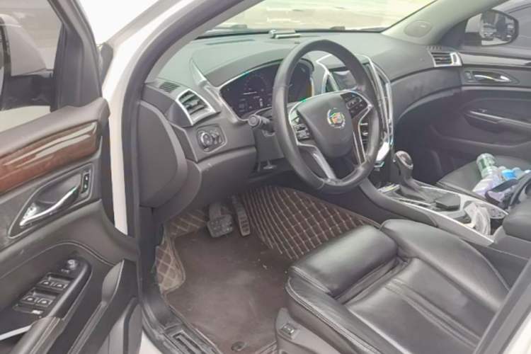 Used Cadillac SRX 2015 3.0L Elite Model Driver Seat