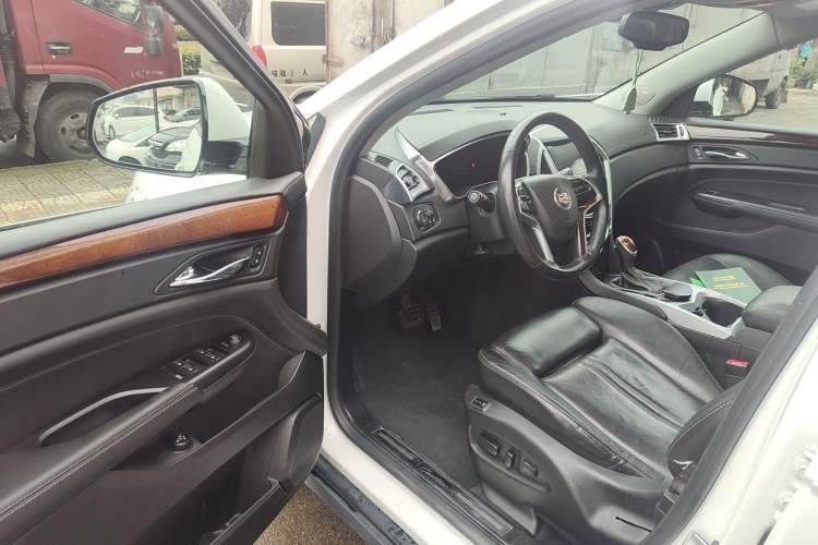 Used Cadillac SRX 2015 3.0L Elite Model Driver Seat